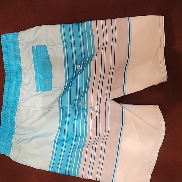 Boys laguna bathing suit used - Picture 5 of 6